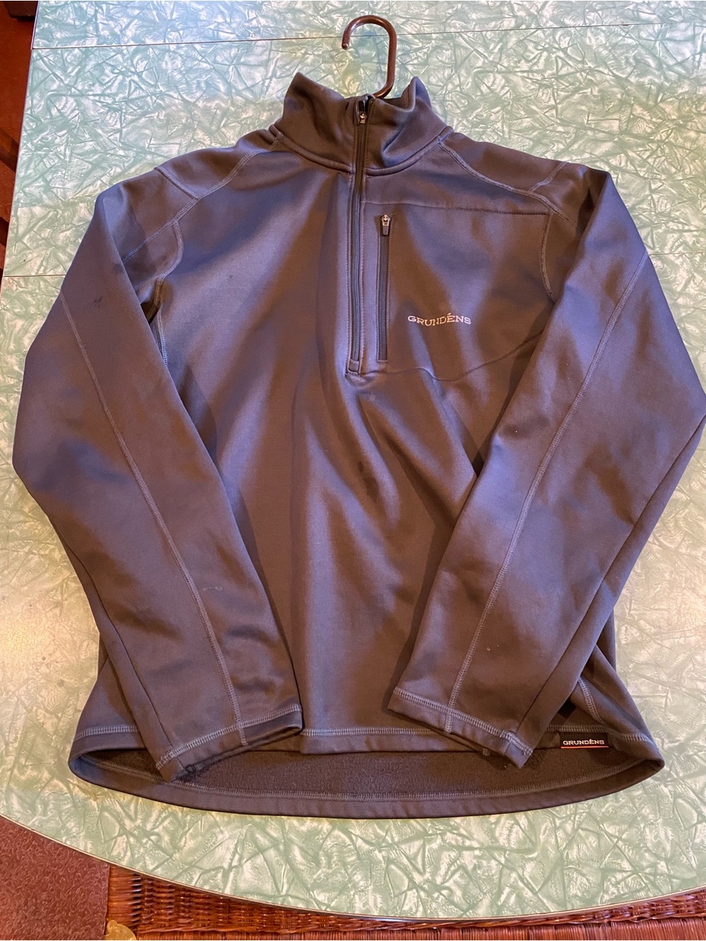 Nice Gray Men’s Size Medium Grunden’s “Grundies” Thermal 1/4 Zip Top